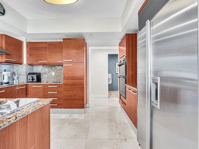 Building Photo - 3535 S Ocean Dr