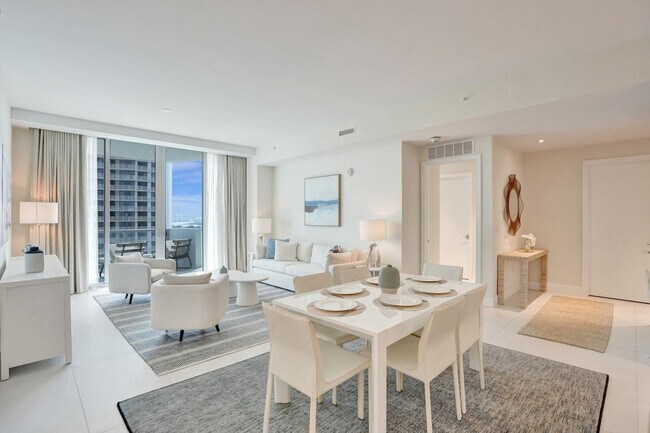 Building Photo - 3100 N Ocean Dr