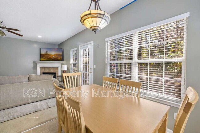 Building Photo - 13 Orchid Ln