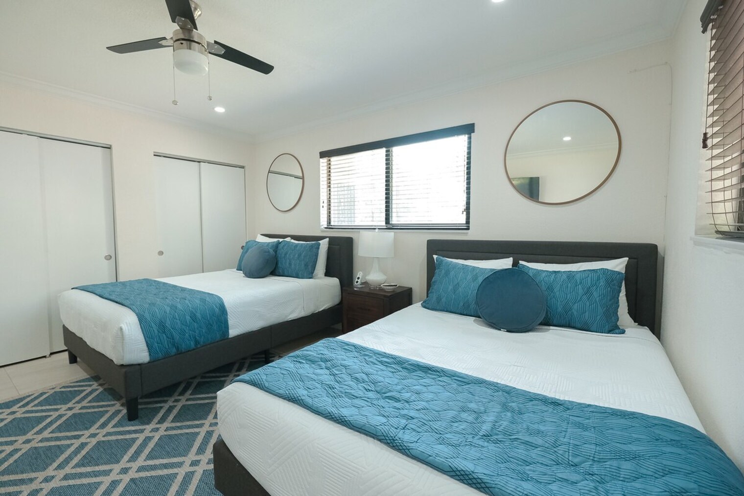 Building Photo - 1015 NE 89th St