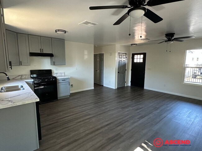 Building Photo - 415 Minner Ave