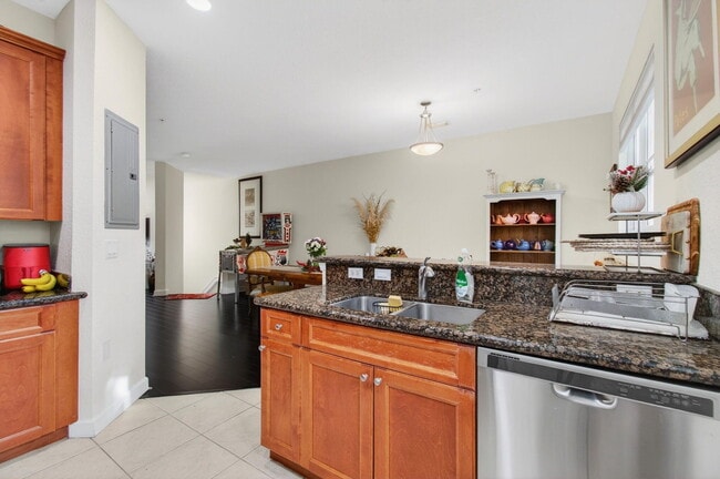 Building Photo - 321 Bayfront Dr