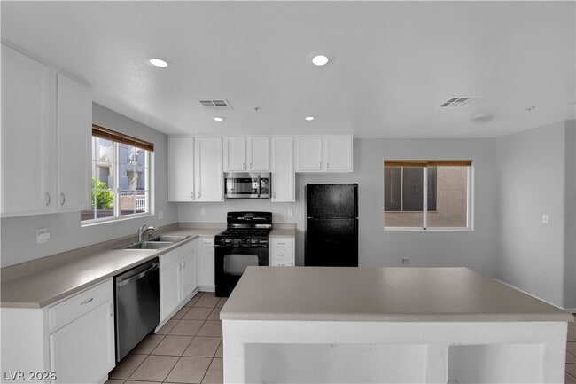 Building Photo - 2918 Pelican Breeze Ct