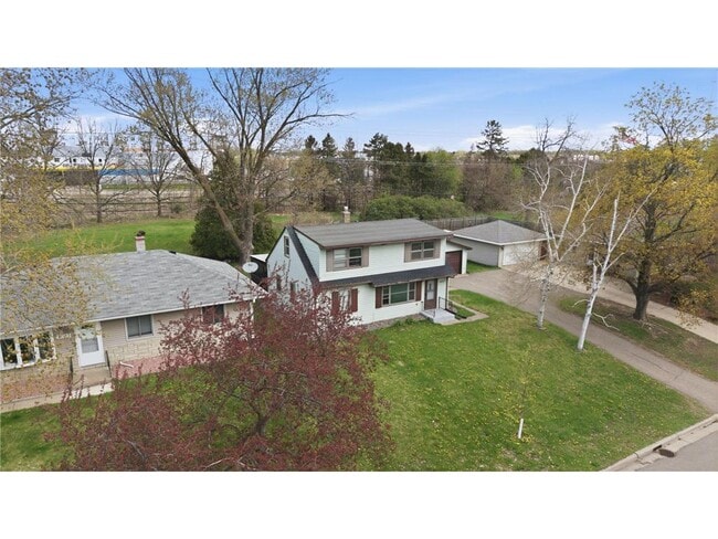 Building Photo - 1697 Rose Pl W