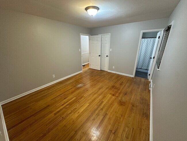 Building Photo - 500 Peachwood Pl