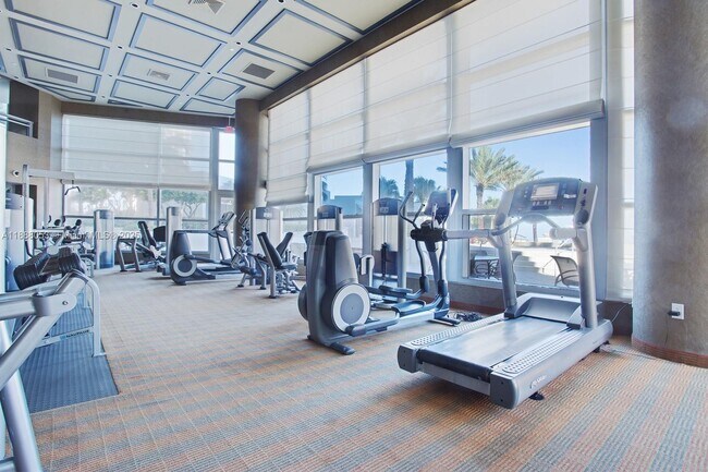 Building Photo - 3101 S Ocean Dr