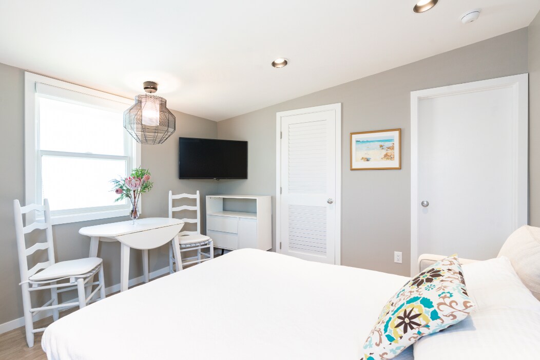 Building Photo - 930 Pueo St