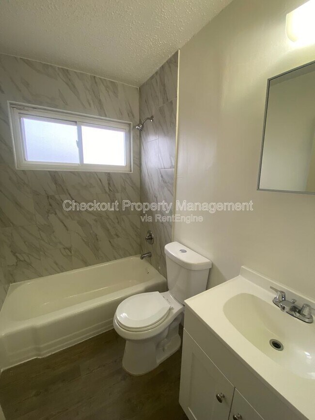 Building Photo - 813 Courtois St