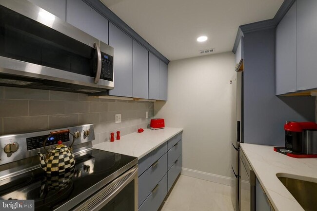 Building Photo - 226 3rd St NE