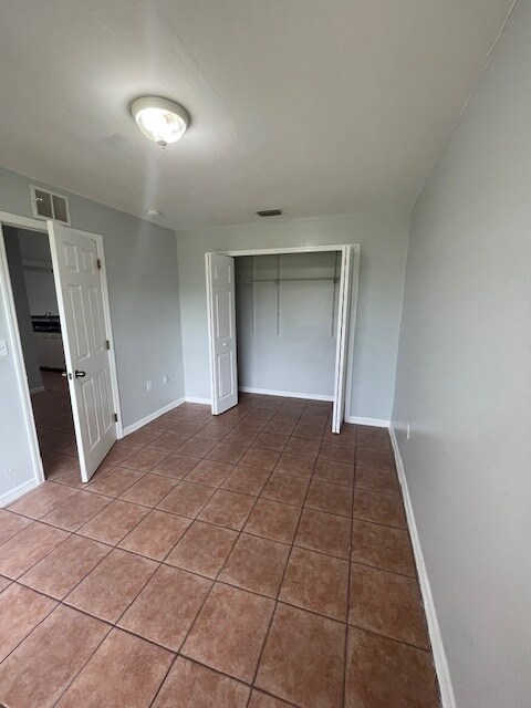 Building Photo - 1417 SE 1st St