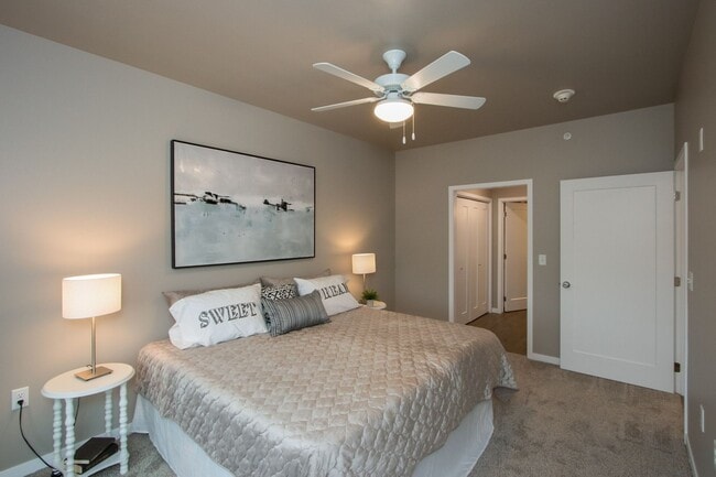 Building Photo - Spacious 1-bedroom, 1.5 bath, 1st floor, with elevated deck, available 07/01/2026