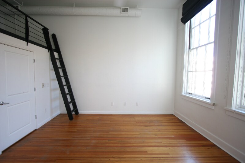 Building Photo - 301 Central Ave NE Ave