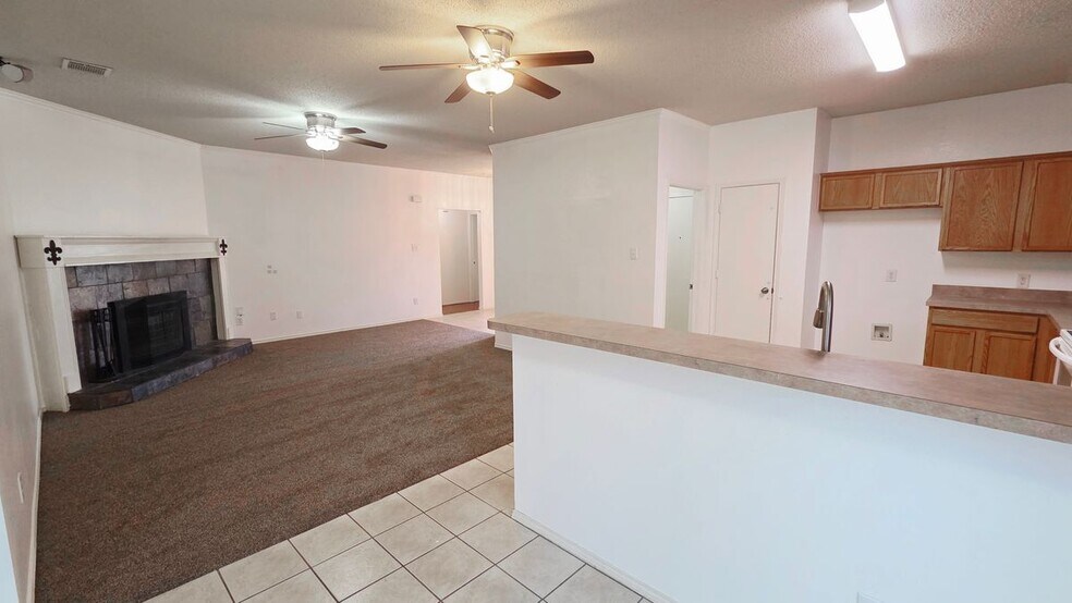 Building Photo - 9821 Pierce Dr