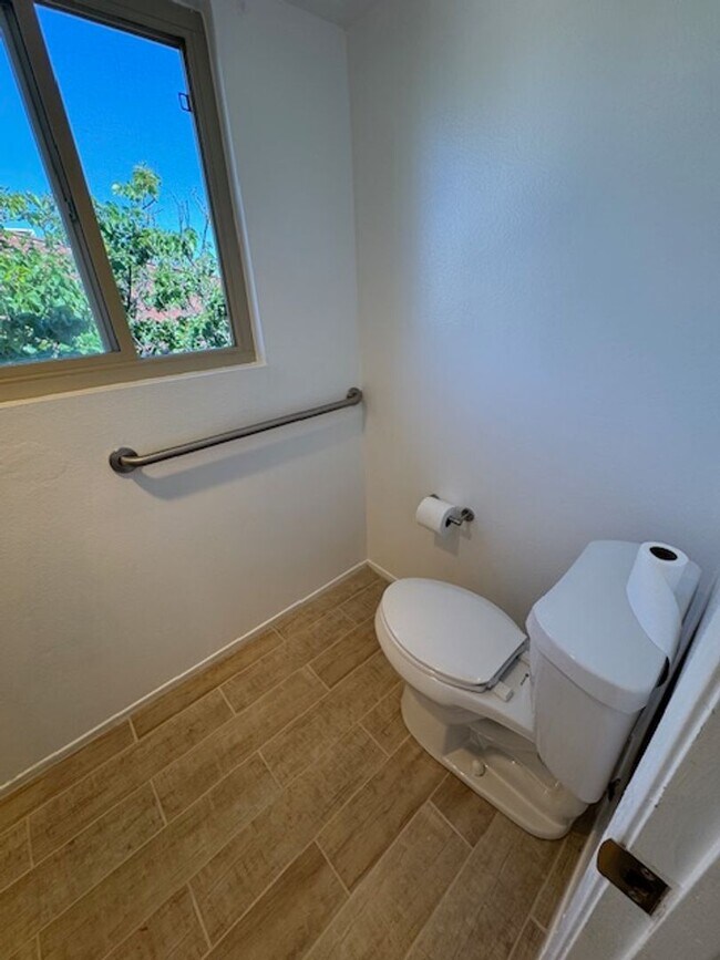 Building Photo - Newly Renovated 4 Bedroom 3 Bath Home with...