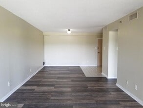 Building Photo - 9200 Edwards Way