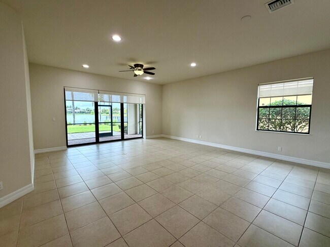 Building Photo - 2905 Siena Cir