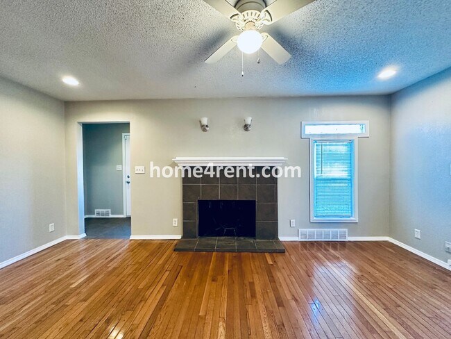 Building Photo - Featuring Wood Floors, SS Appliances, Upda...