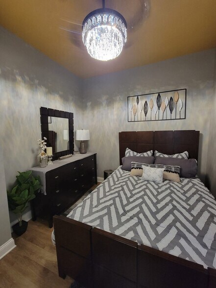 Building Photo - 132 N 3rd St