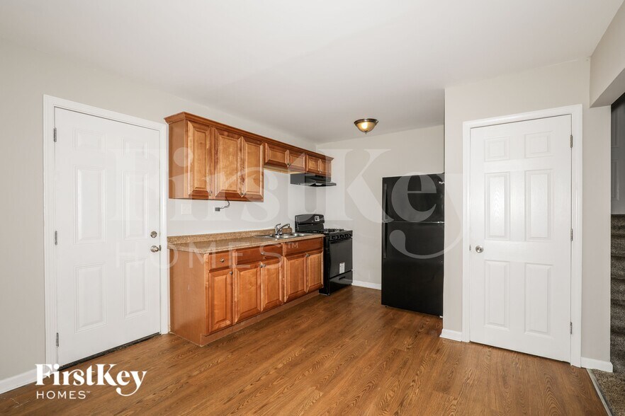 Building Photo - 12865 W Highland Ave