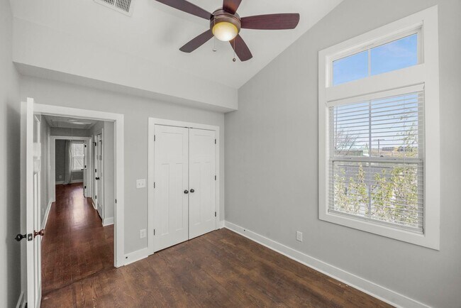 Building Photo - 505A Moore Ave