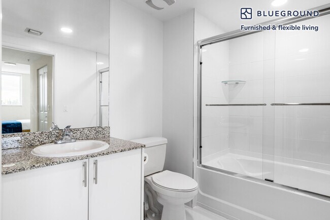 Building Photo - 987 SW 37th Ave