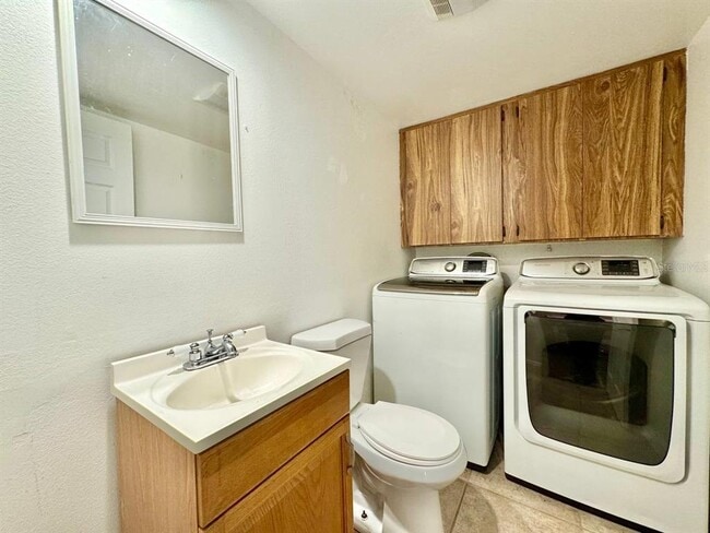 Building Photo - 2636 10th Ct
