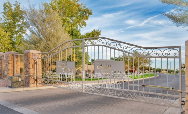 Building Photo - 749 E La Costa Dr