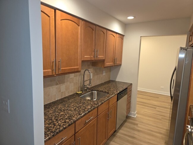 Building Photo - 400 Thames Pkwy