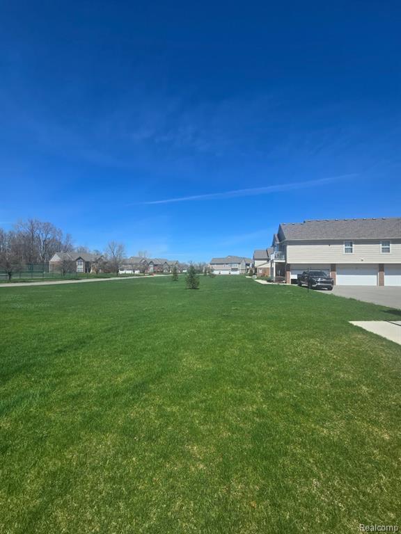 Building Photo - 51843 E Pointe Ln