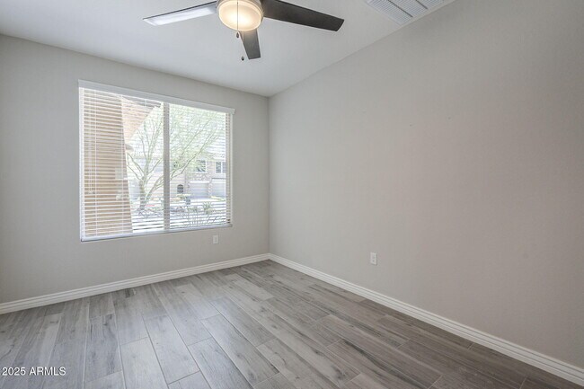 Building Photo - 2425 W Bronco Butte Trl