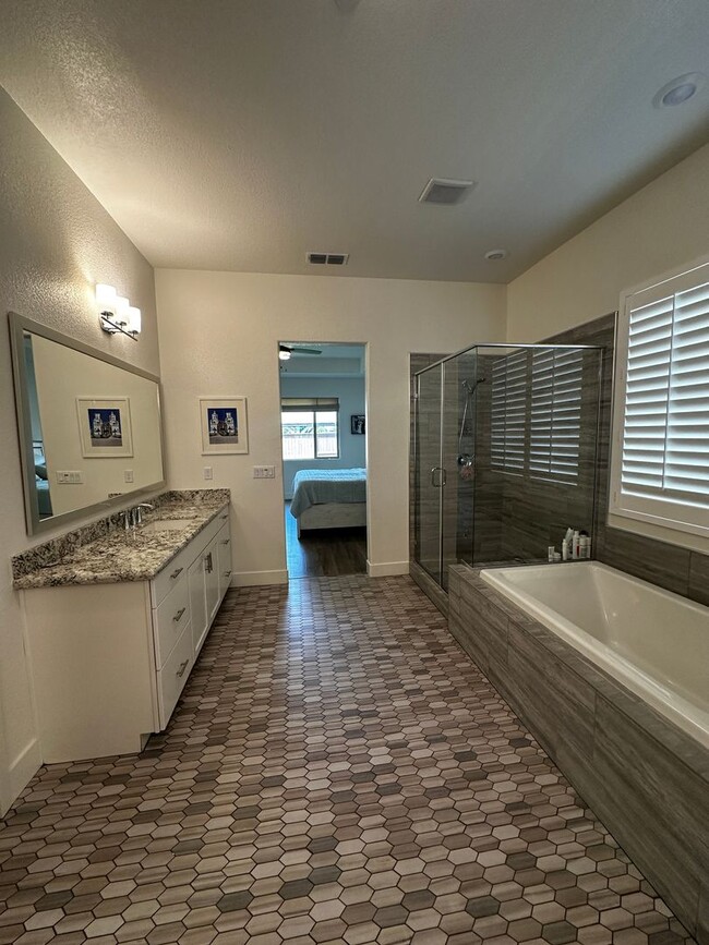 Building Photo - Single-story home in Spring Lake