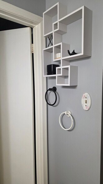 Building Photo - 454 Saint Giles Ct