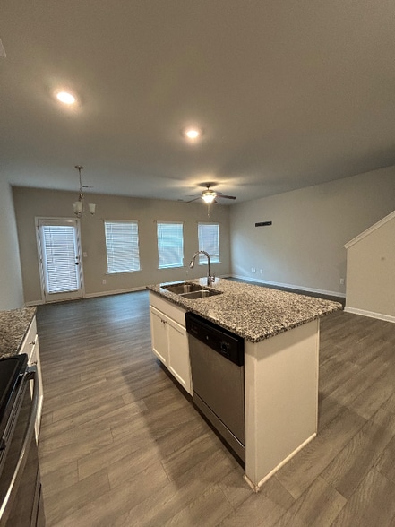 Building Photo - 4958 Elm Brook Dr
