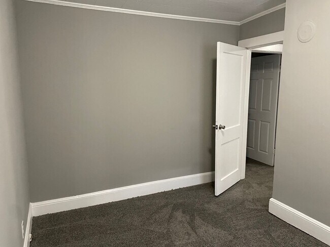 Building Photo - 383