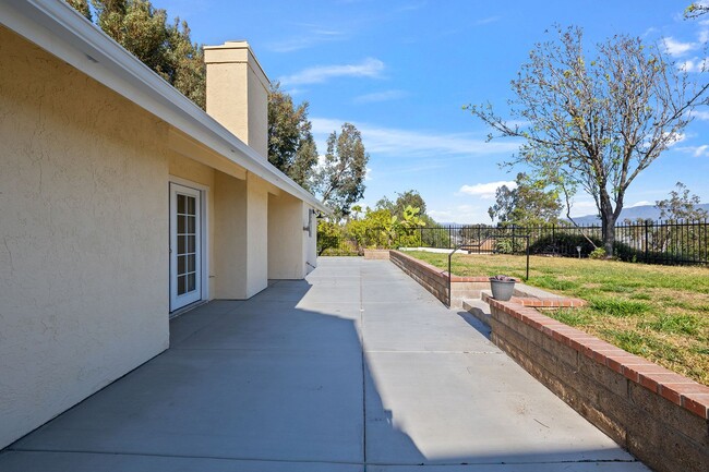 Building Photo - Updated 3-Bedroom Home with Modern Upgrade...