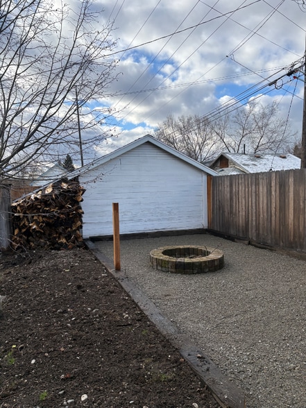 Building Photo - 2012 W Montgomery Ave