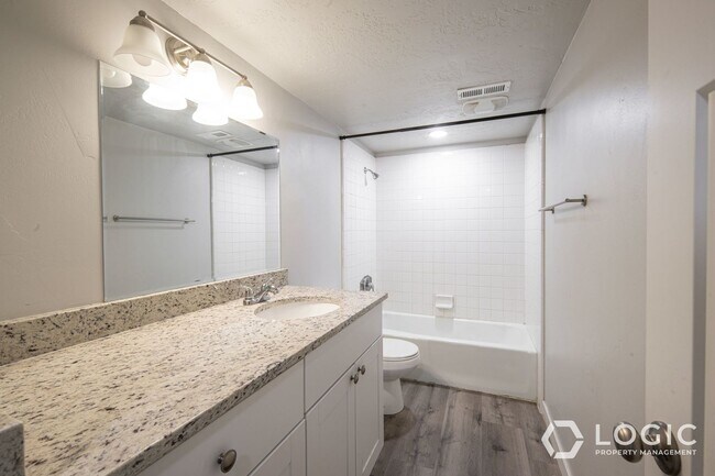 Building Photo - 138 S 300 W