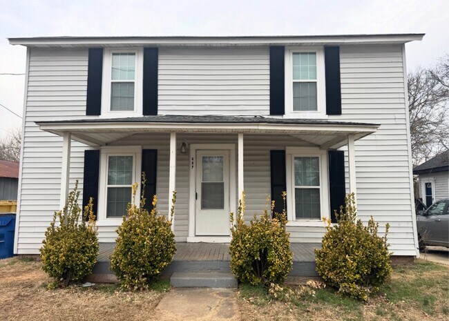 Building Photo - 227 Lewis St