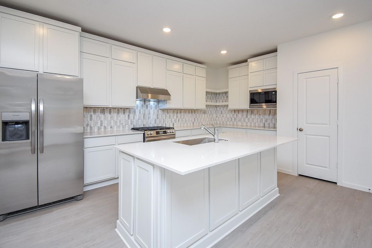 Building Photo - 27435 Sunterra Village Dr