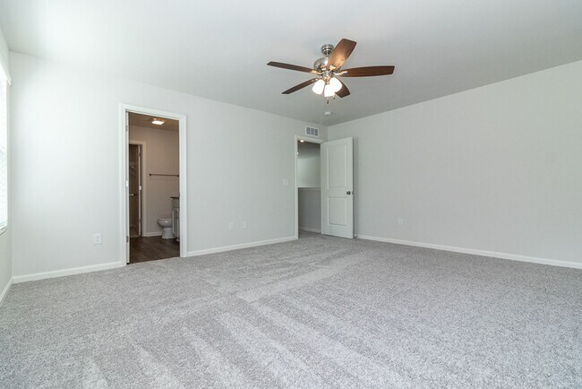 Building Photo - 104 Ashwood Ave