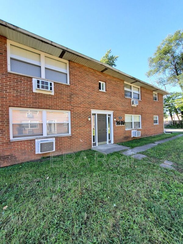 Primary Photo - 301 S Napoleon Ave