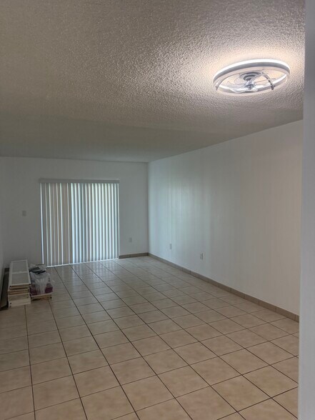Building Photo - 9000 SW 24th St