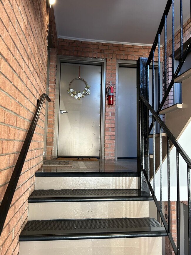 Building Photo - 2 Bedroom 1 Bath - Downtown Morganton - Anderson Place Apts.