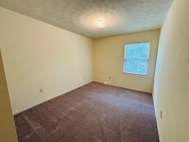 Building Photo - 307 Fairfax Rd