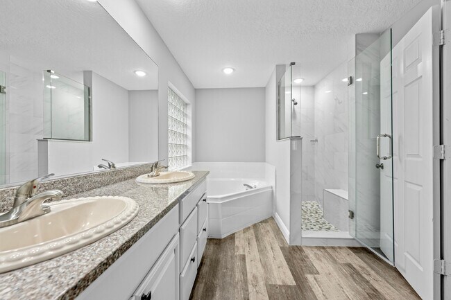 Building Photo - 3033 SE Brierwood Pl