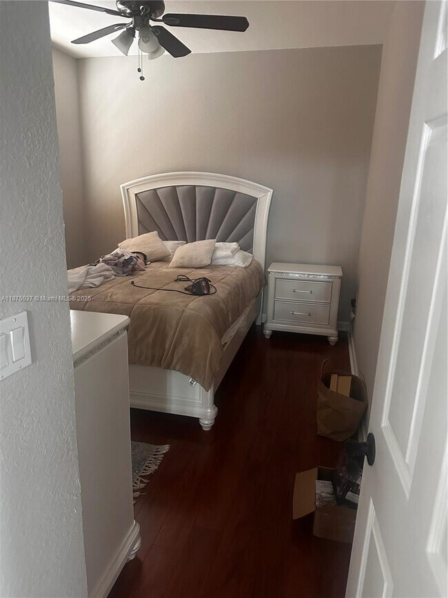 Building Photo - 10865 NW 84th St