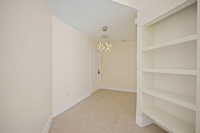 Building Photo - 13400 NW 5th Ct