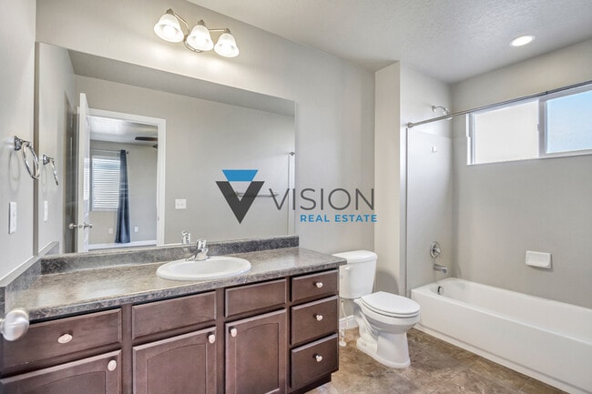Building Photo - 3764 N Prairie Grass Dr
