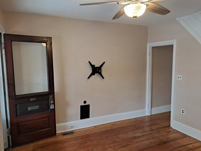 Building Photo - 941 Sargent Ave