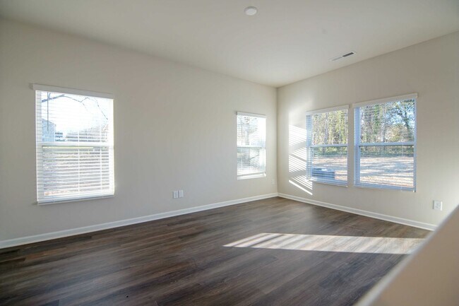 Building Photo - 3 Bedroom Duplex Home Available Now in Cherryville, NC